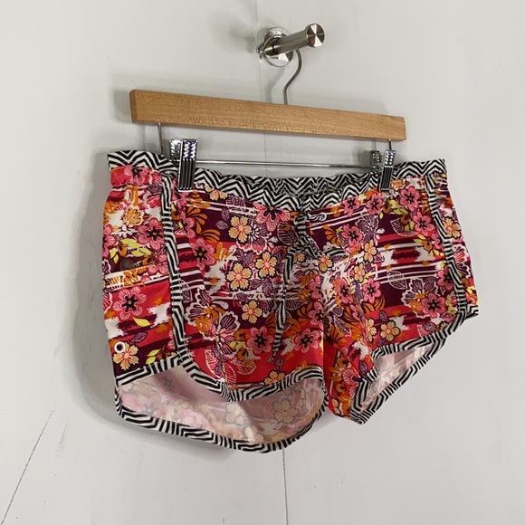 Athleta Floral Hipster Swim Shorts - Picture 3 of 13